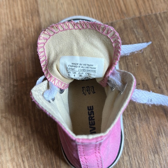 Pink baby converse sz4 - Picture 4 of 4